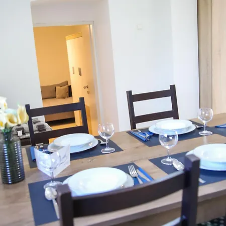 Alice Close To Centre - Happy Appartement Pula